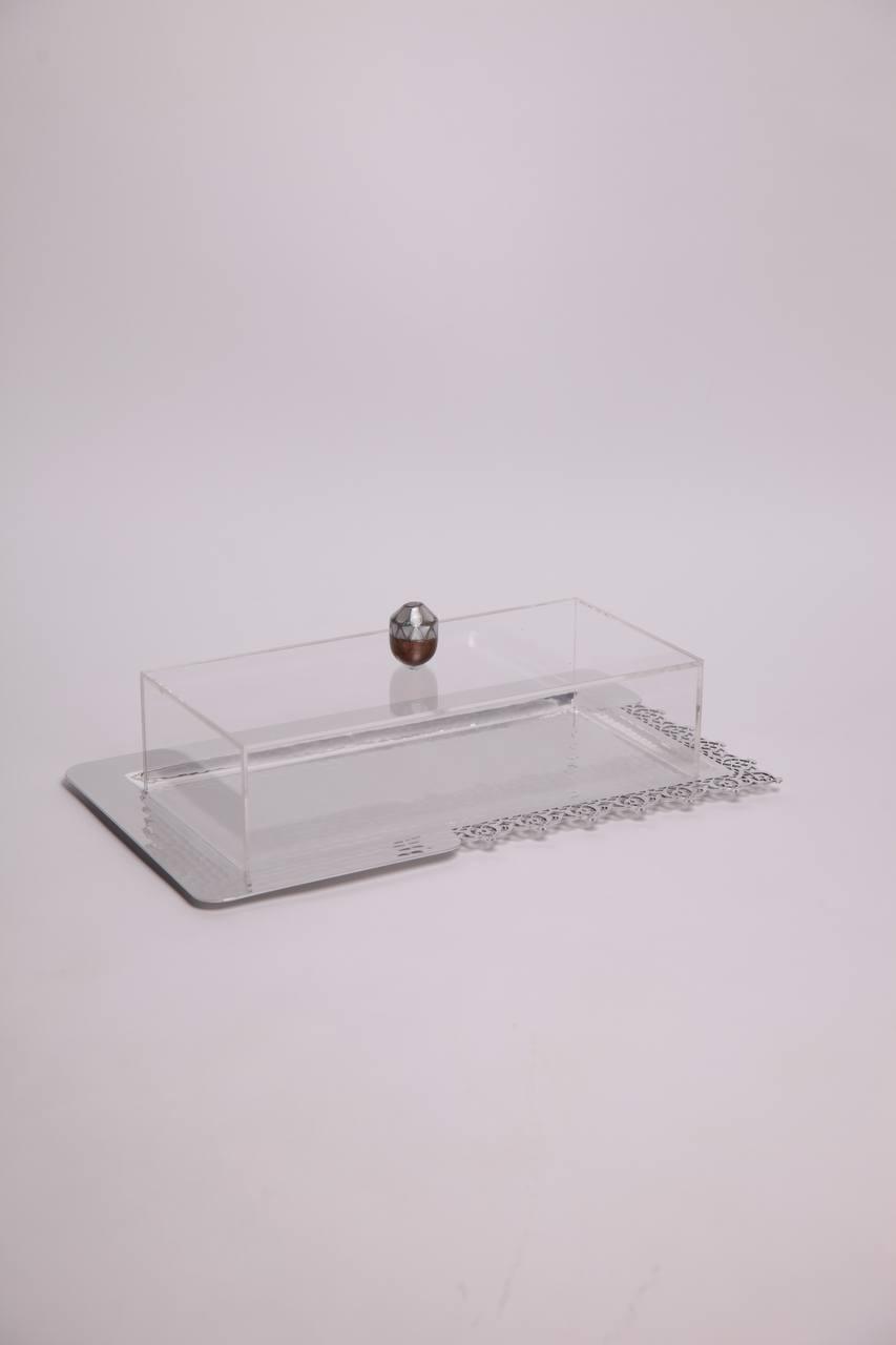 صينية معدنية مستطيلة الشكل بنقشة دانتيل وغطاء من البليكسي جلاس، مقاس 1