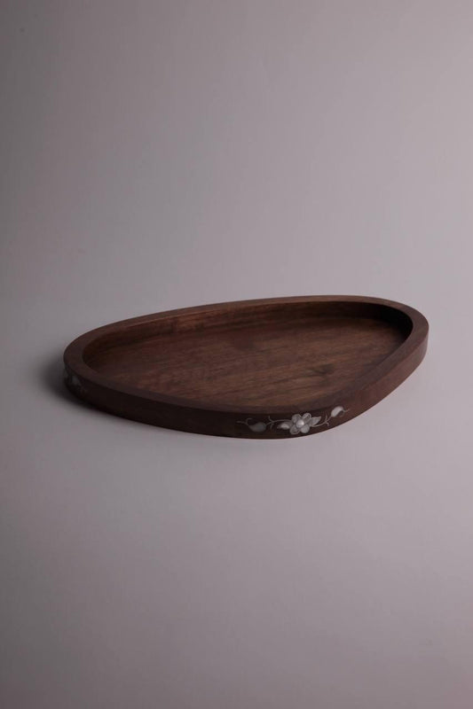 wooden tray. shape: curved pattern