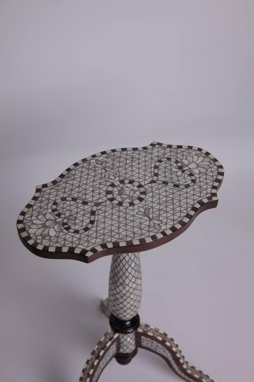 Msadaf Table With Full Mother Pearl Shape Wave